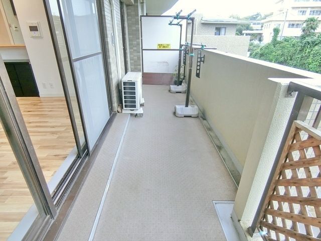 バルコニー　※同建物参考写真