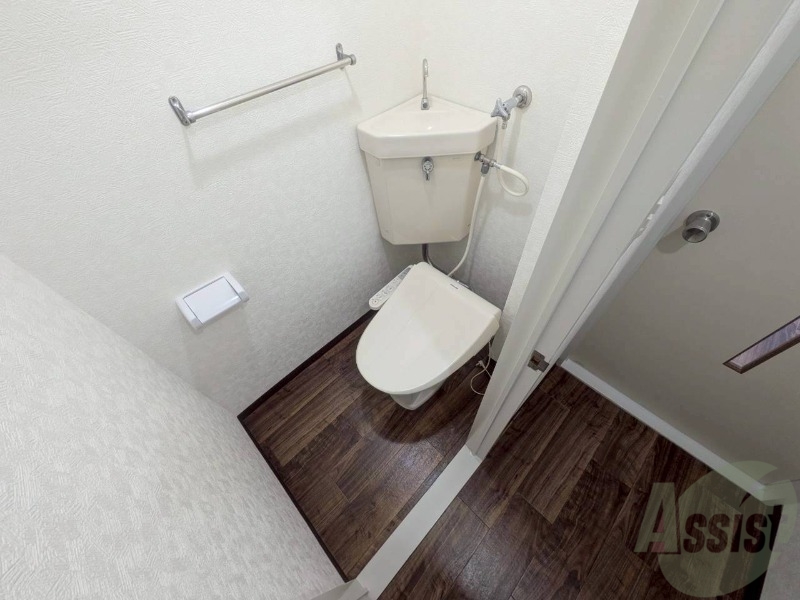 トイレ　こちらはトイレです。清潔感があり、安心して使用できます。