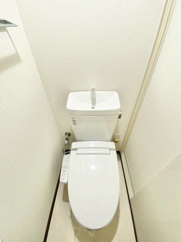 トイレ　※同物件別号室の写真になります