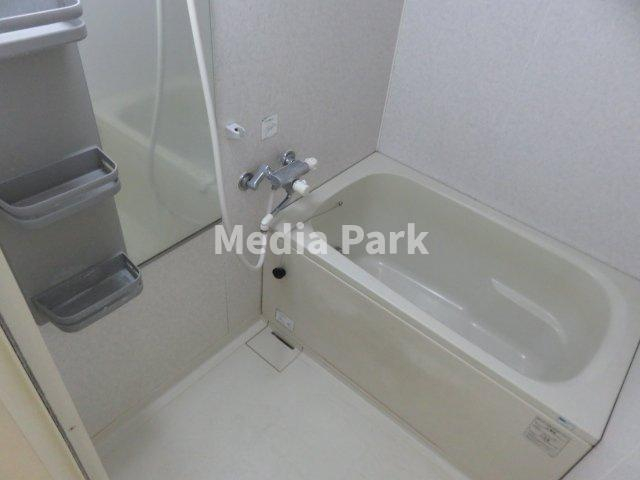 バス・シャワールーム　同物件別のお部屋の写真です。参考写真です。