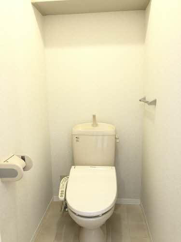 トイレ　ウォシュレット付き洋式トイレです♪