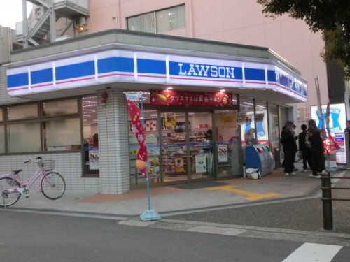 コンビニ　ローソン 大阪厚生年金会館前（コンビニ）まで320m