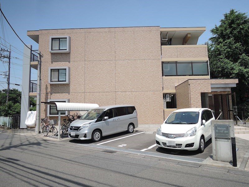 駐車場　敷地内駐車場