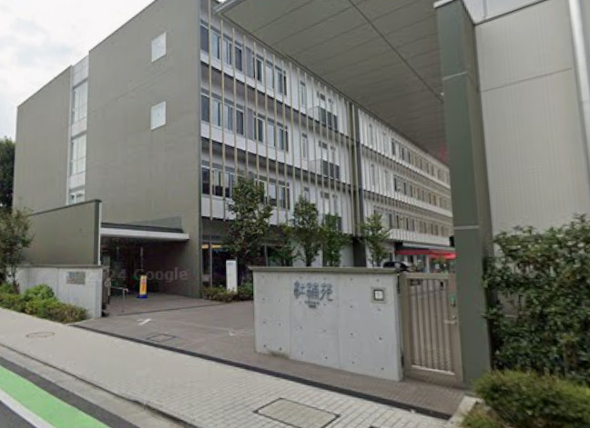 小学校　私立昭和女子大学附属昭和小学校（小学校）まで409m