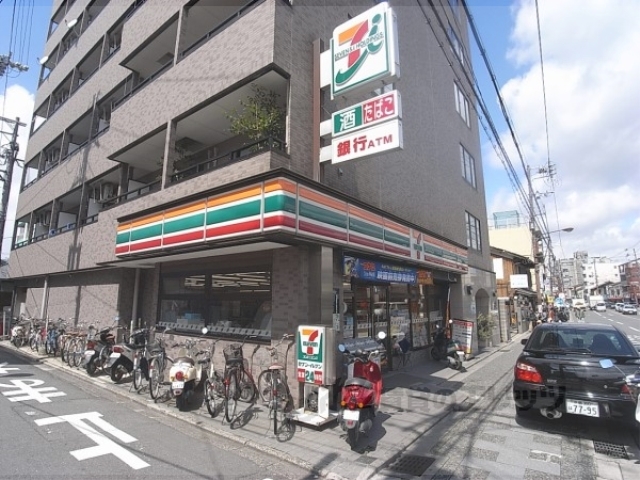 コンビニ　セブンイレブン東山安井店（コンビニ）まで180m