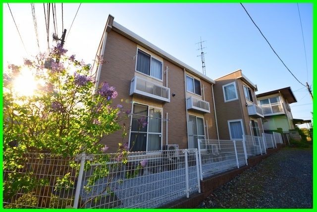 建物外観　★隣接建物もなく日当たりも良好です★