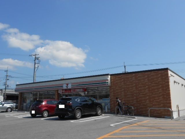 コンビニ　セブンイレブン馬車道通り店様（コンビニ）まで550m