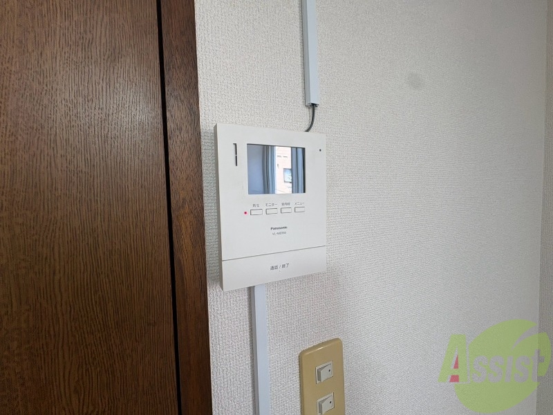 セキュリティ　ＴＶモニター付インターホンです。来客者の顔が見えるので安心！