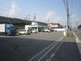 コンビニ　ファミリーマート島本江川店（コンビニ）まで323m