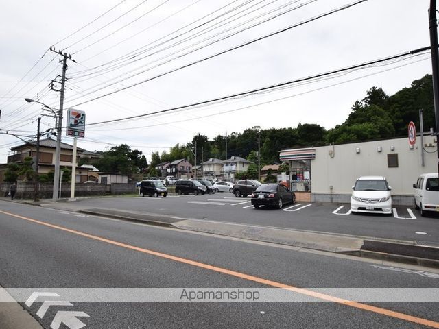 コンビニ　セブンイレブン（コンビニ）まで415m
