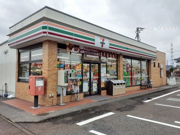 コンビニ　セブンイレブン 聖籠網代浜店（コンビニ）まで700m