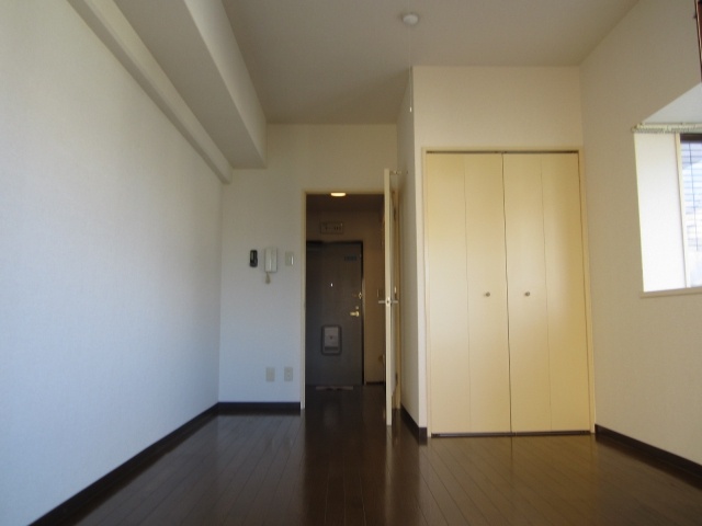 ベルデ堺東の居間写真