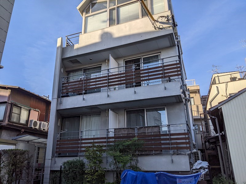 建物外観　駅徒歩４分！