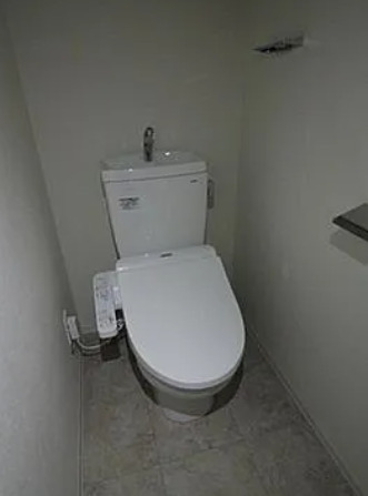 トイレ　別部屋の画像を使用しております。