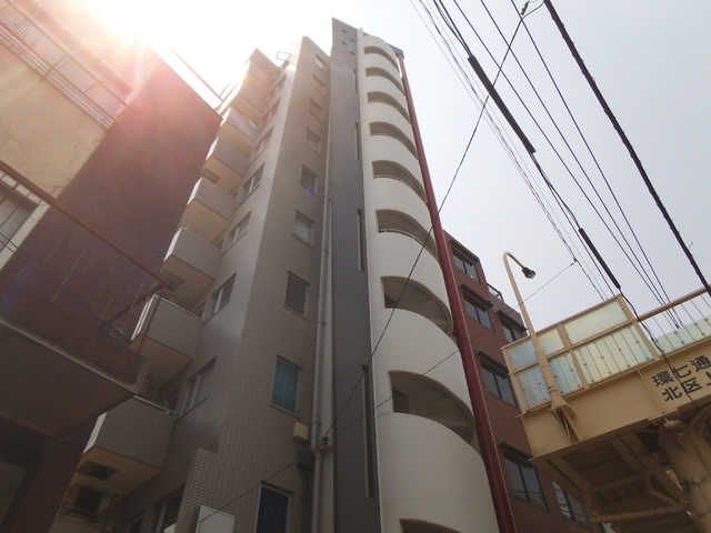 建物外観　環七通り沿いのマンションです！