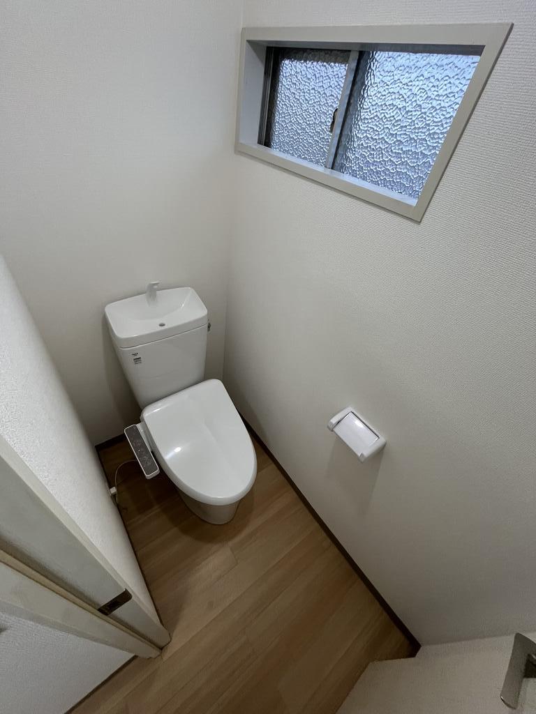 東武東上線 成増駅 徒歩11分 2階建 築59年のトイレ写真