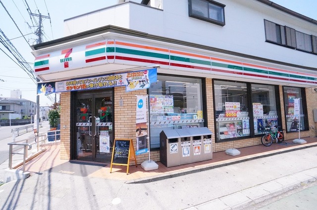 コンビニ　セブンイレブン市川新井3丁目店（コンビニ）まで211m