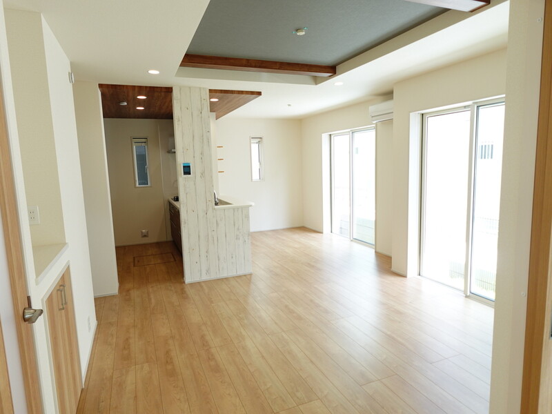 BLOOMING MAISON 横浜市瀬谷区北新の居間写真