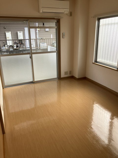 京王線 東府中駅 徒歩4分 2階建 築32年の居間写真
