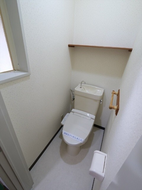 トイレ　※入居中またはリフォーム中のため同棟別室写真