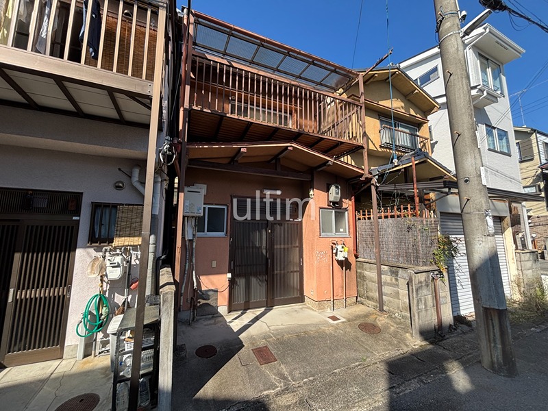 醍醐外山街道町 貸家の外観写真