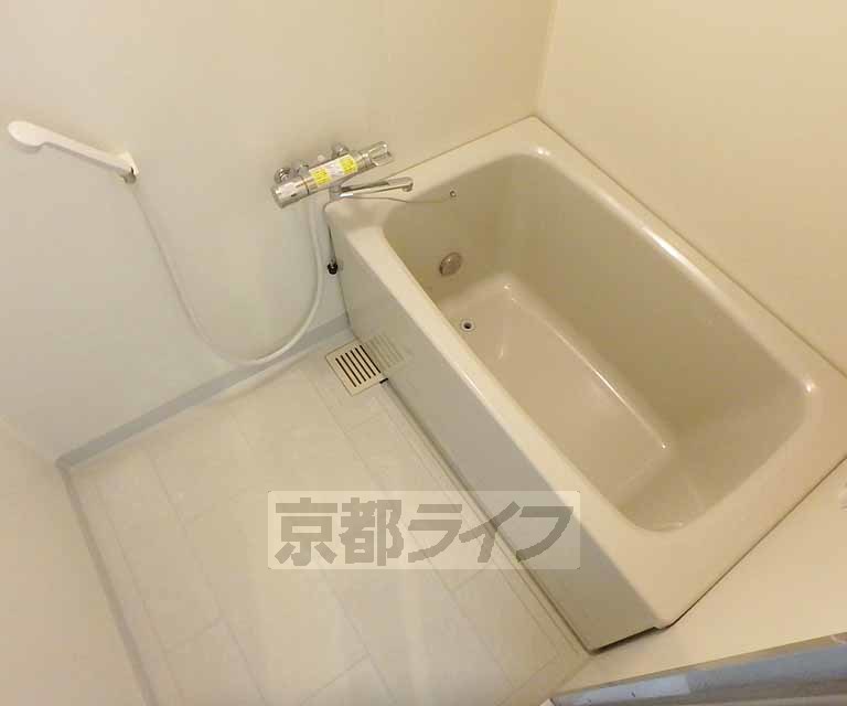 バス・シャワールーム　追い焚き機能付浴室
