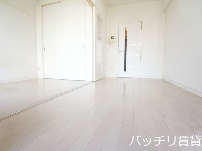 居室・リビング　室内写真等は別号数の為、現状優先とさせて頂きます。