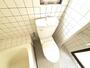 トイレ　窓付きのトイレです