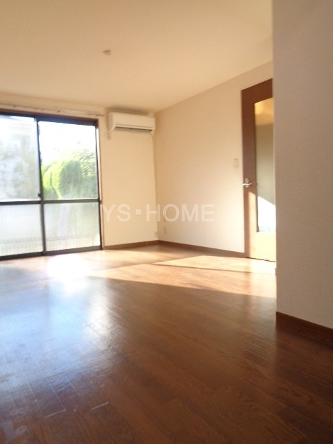 2LDK Apartment in Nakano, Tokyo — photo 3 of 3