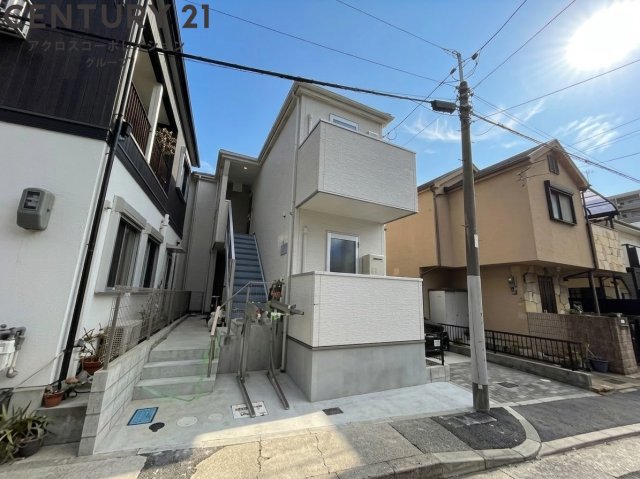 建物外観　宅配BOX付きで便利です！