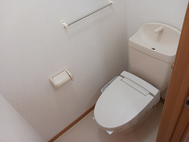 ＪＲ鹿児島本線 川内駅 バス乗車時間：12分 最寄りバス停で下車 徒歩4分 2階建 築24年のトイレ写真