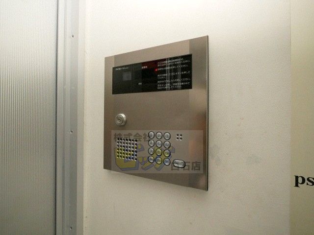 エントランス　人気のオートロック付きマンションです♪