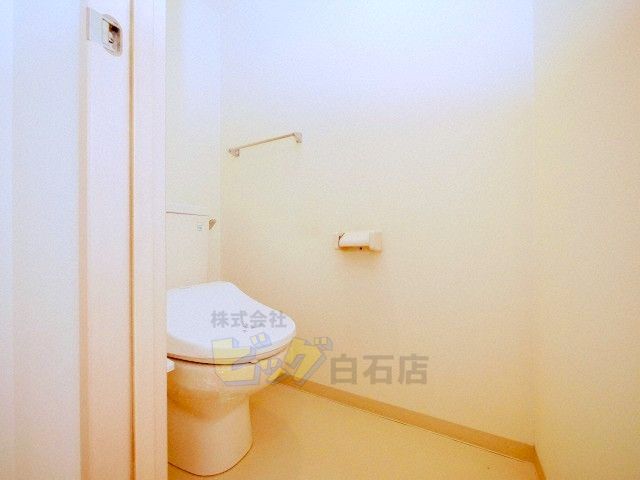 トイレ　ウォシュレット完備しています♪