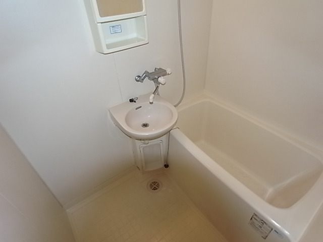 バス・シャワールーム　バスルーム