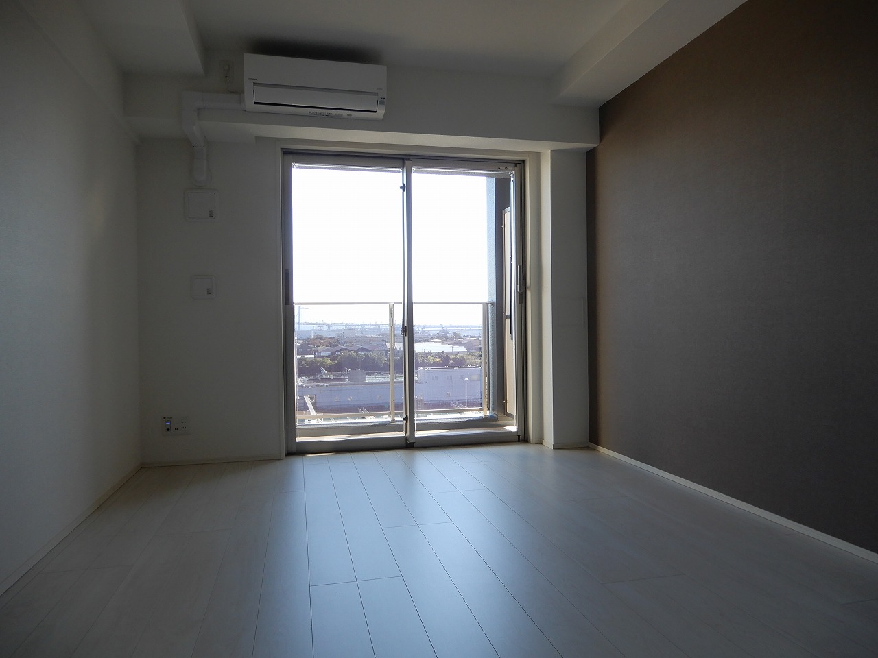 居室・リビング　洋室8帖