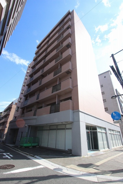 広島市南区段原のマンションの建物外観