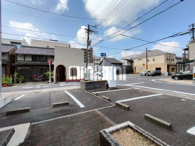 【ロワII森田町の駐車場】