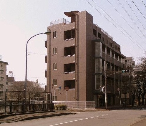 松戸市常盤平陣屋前のマンションの建物外観