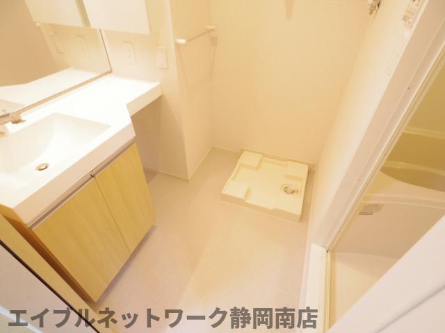 洗面設備　忙しい朝には欠かせない洗面所です
