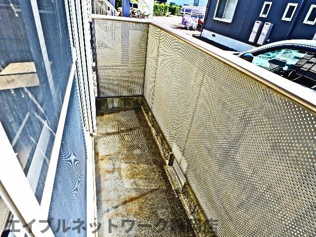 【静岡市葵区松富のアパートのバルコニー】