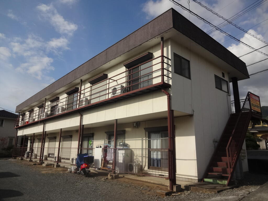 ハイツ屋形の建物外観