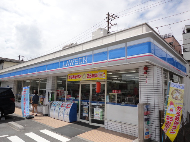 【横浜市鶴見区朝日町のアパートのコンビニ】