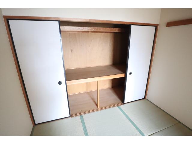 【大和高田市大字築山のマンションの収納】