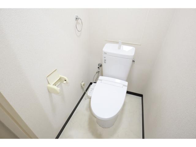 【大和高田市大字築山のマンションのトイレ】
