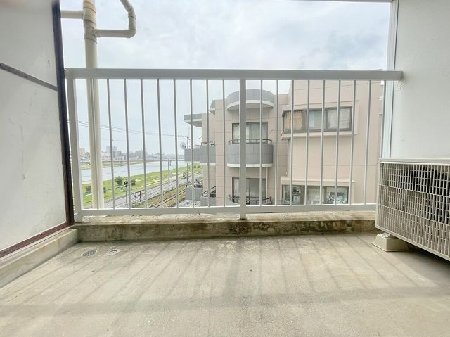 【広島市西区三滝本町のマンションのバルコニー】