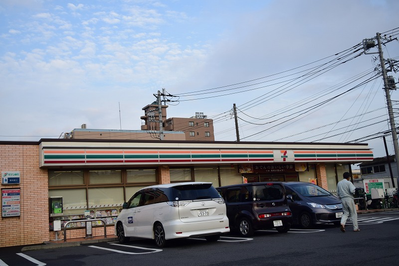 【平塚市東真土のマンションのコンビニ】