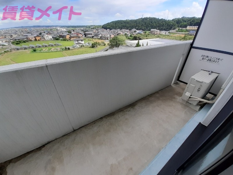 【いなべ市大安町南金井のマンションのバルコニー】