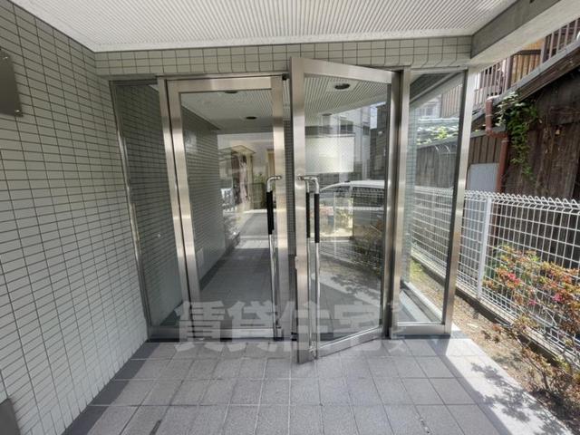 【大阪市淀川区田川のマンションのエントランス】