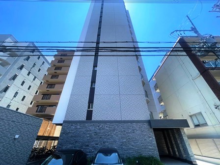 尼崎市東難波町のマンションの建物外観