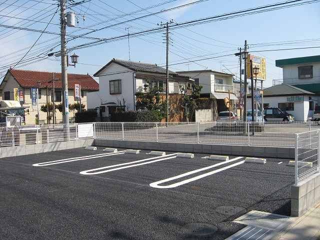 【船橋市三咲のアパートの駐車場】